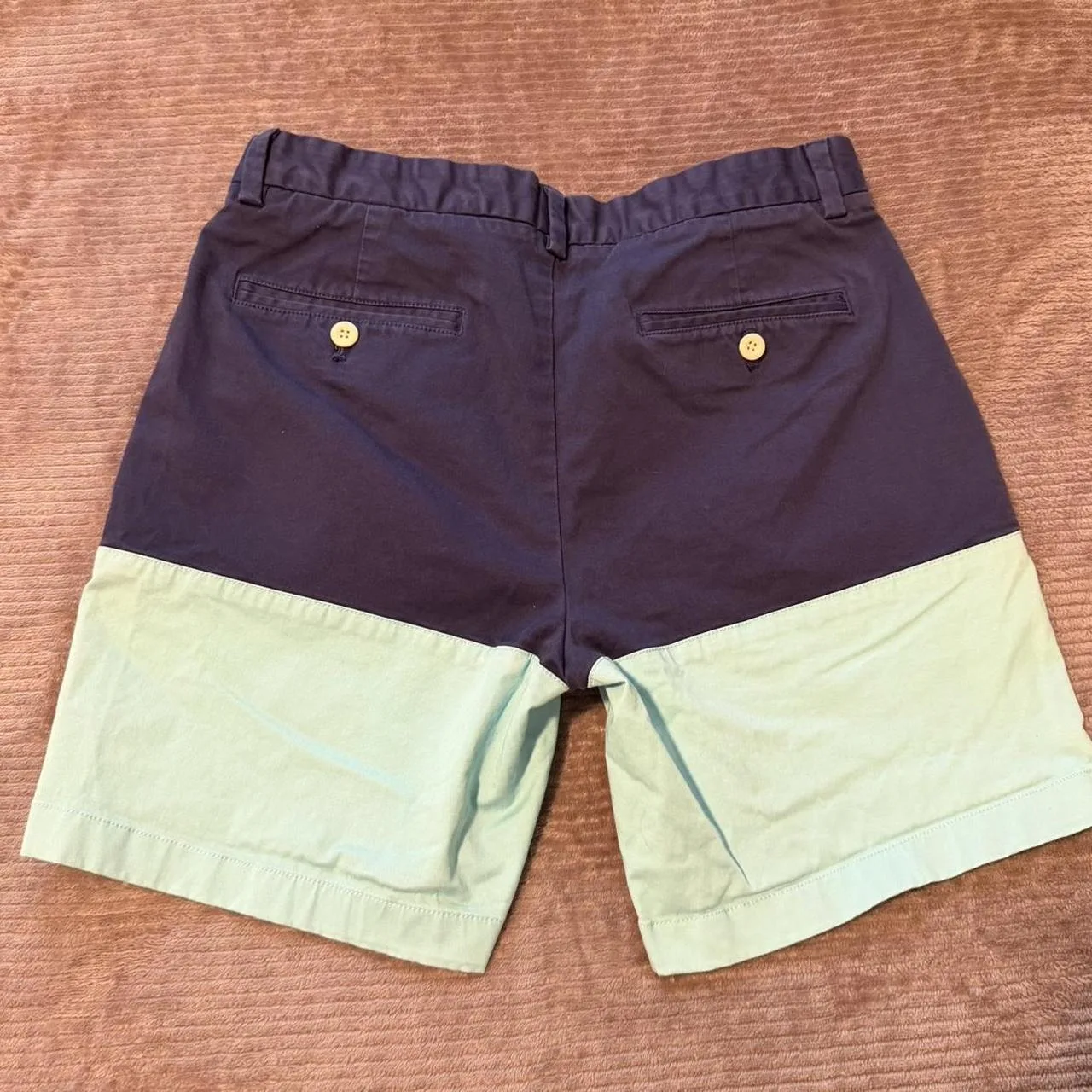 Vineyard Vines Men's multi Shorts - Image 2