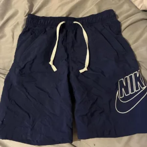 Nike Men's Navy and Blue Shorts