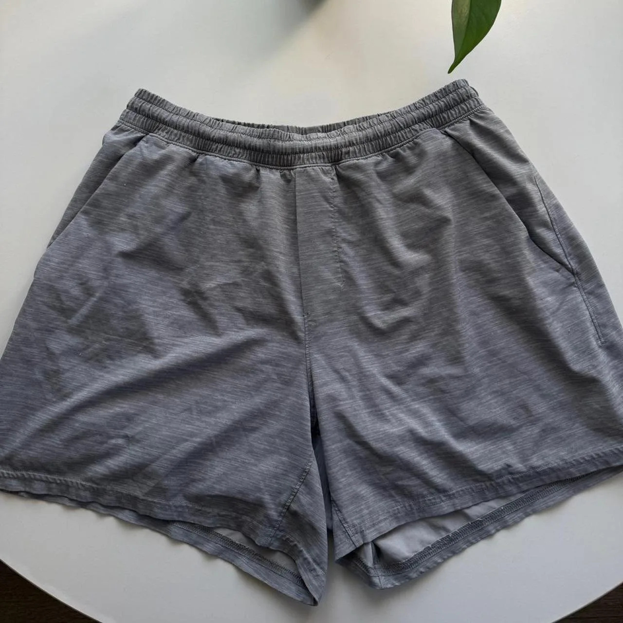 Lululemon Men's Grey Shorts - Image 3