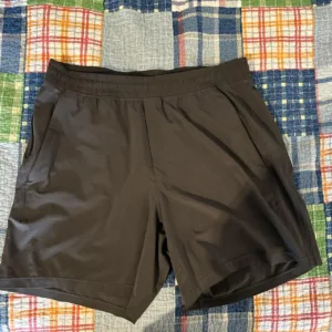 Lululemon Men's Grey Shorts
