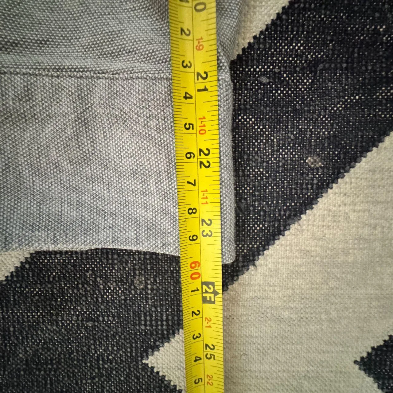 UNIQLO Men's Grey Shirt - Image 4