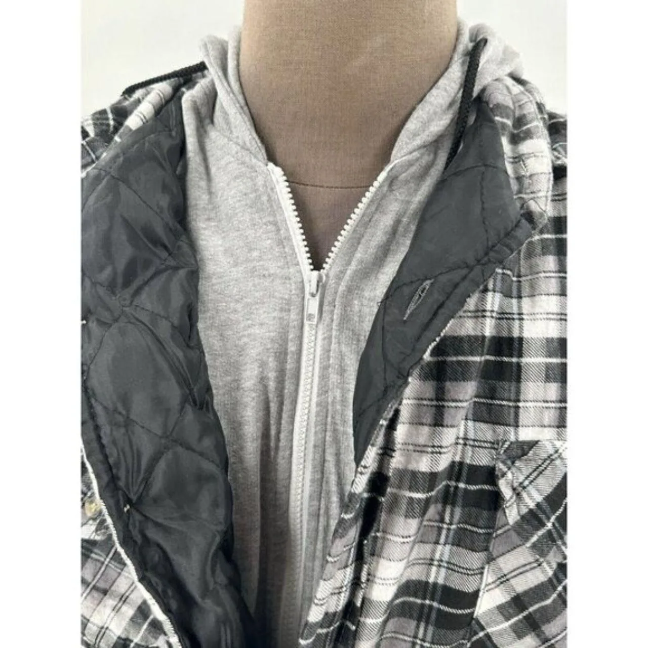 Men's Black and White Shirt - Image 7