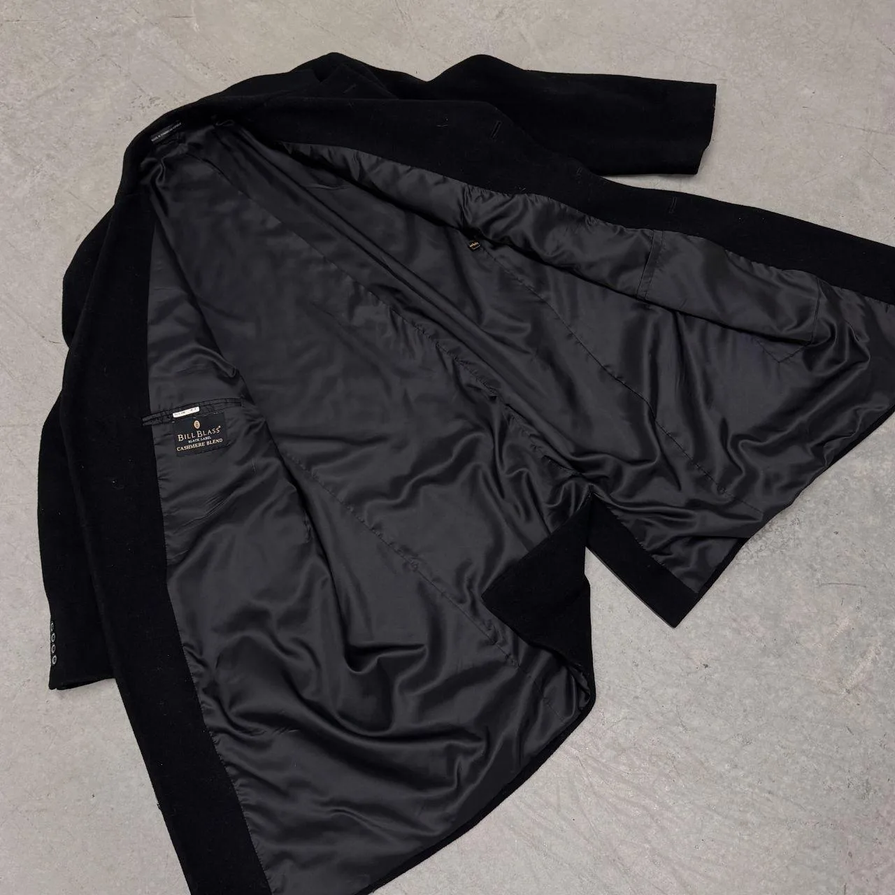 Bill Blass Men's Black Coat - Image 6