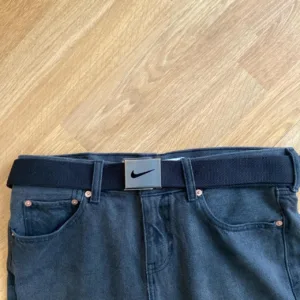 Men's Black and Grey Belt