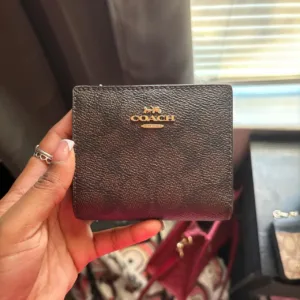 Coach Women's Brown and Black Wallet-purses