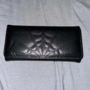 Misfit Men's Black Wallet-purses