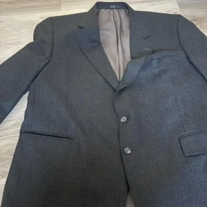 Stuart Weitzman Men's Grey and Black Suit