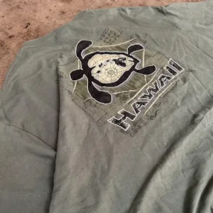 Gildan Men's Green and Khaki Shirt