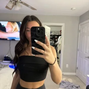 SHEIN Women's Black Crop-top