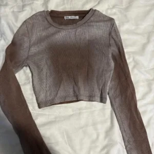 Zara Women's Brown and Grey Crop-top