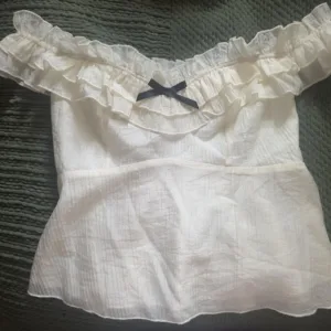 Women's White and Cream Blouse
