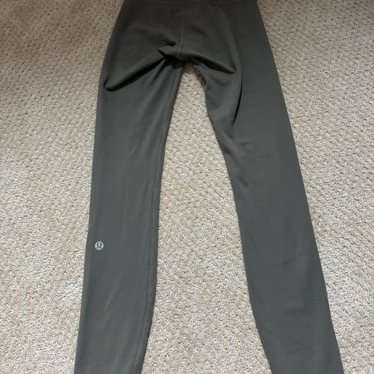 Lululemon Women's Green and Khaki Leggings - Image 3