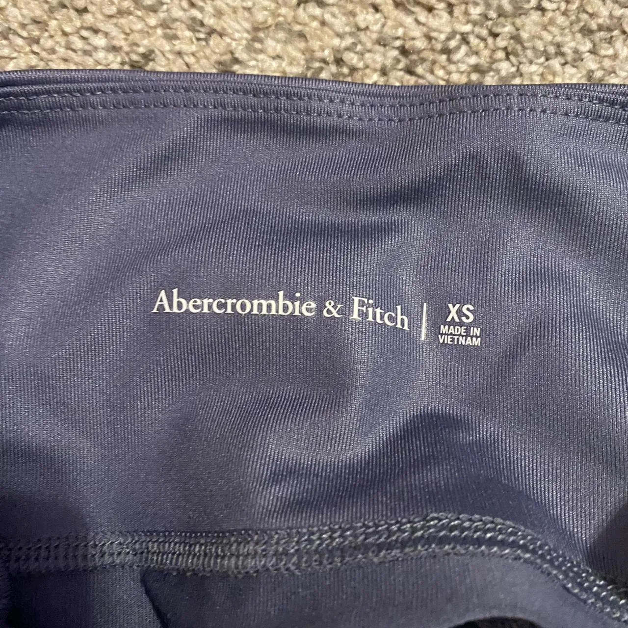 Abercrombie & Fitch Women's Grey and Navy Leggings - Image 3