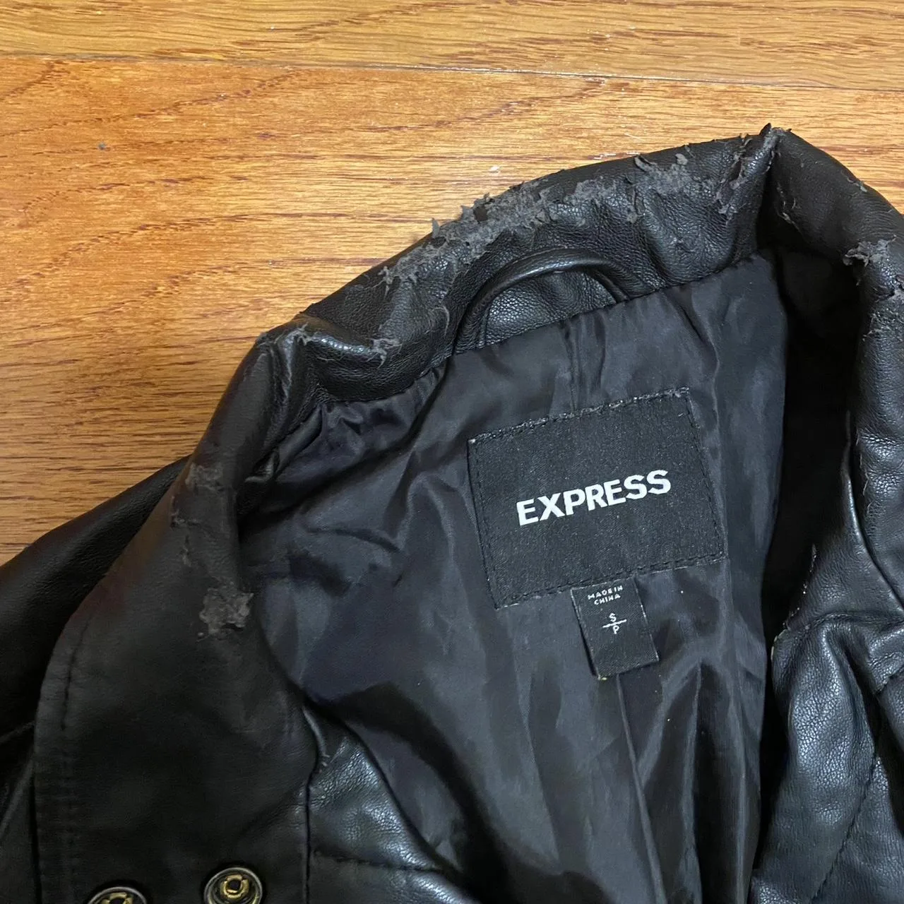 Express Women's Black Jacket - Image 4