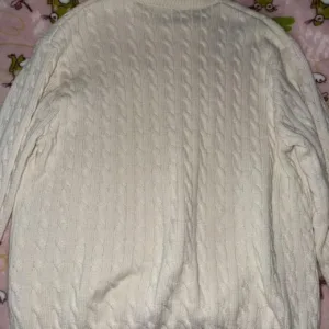 Brandy Melville Women's White and Cream Jumper