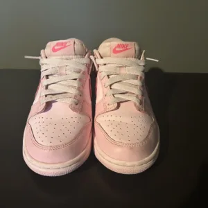 Nike Women's Pink Trainers