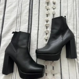 Women's Black Boots