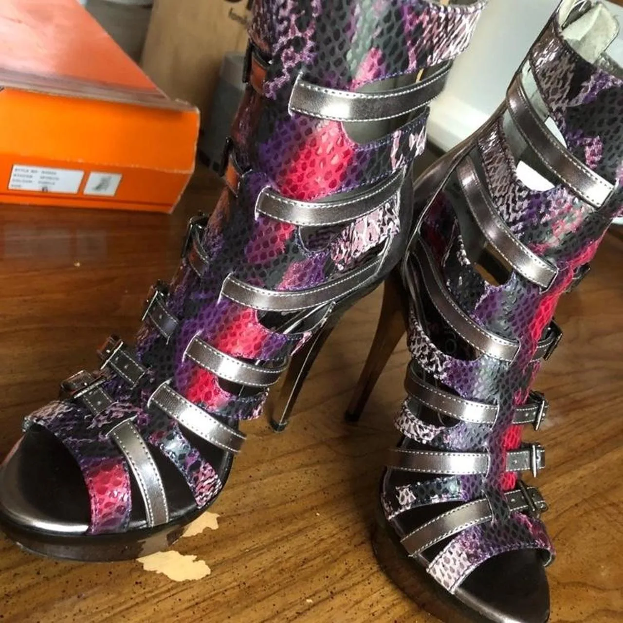 Women's multi Courts - Image 2