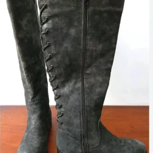 Maurices Women's Black and Grey Boots