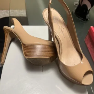 Jessica Simpson Women's Tan and Cream Courts