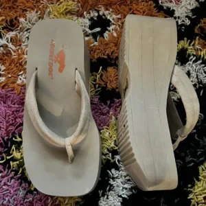 Rocket Dog Women's Grey and Cream Flipflops