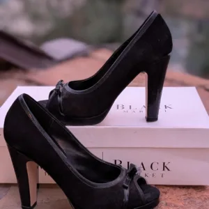 White House Black Market Women's Black Courts