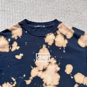 Obey Men's Navy and Black T-shirt