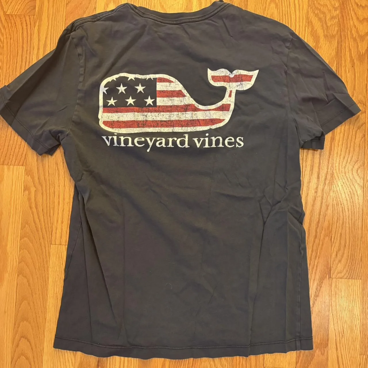 Vineyard Vines Men's Navy and Blue T-shirt - Image 2