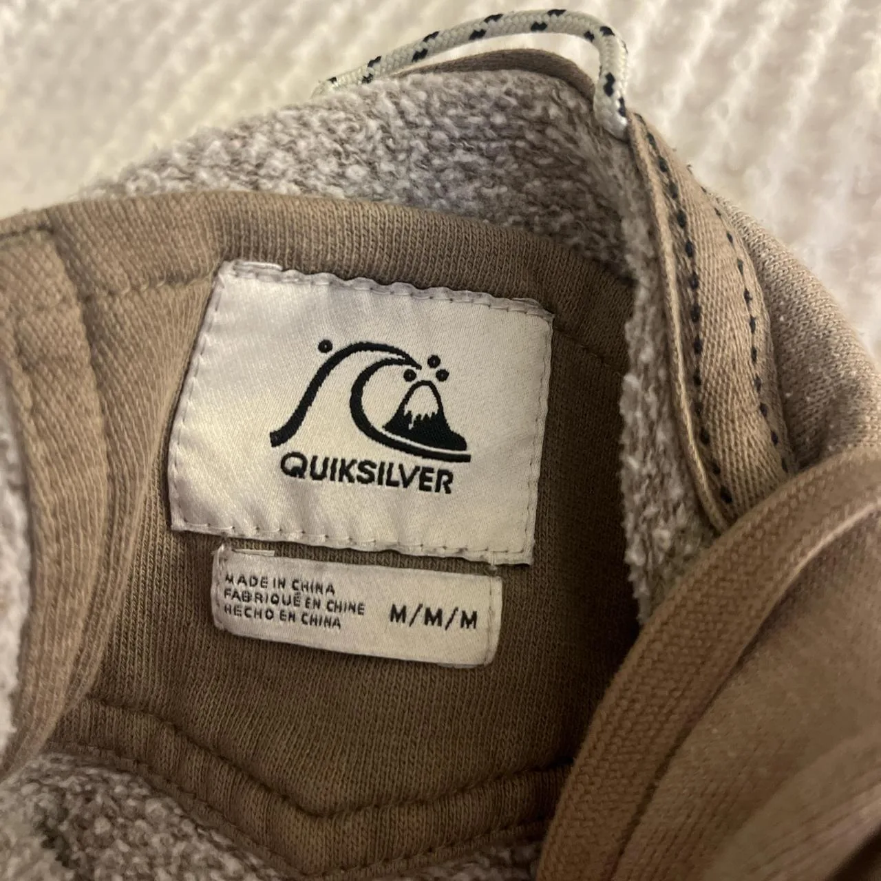 Quiksilver Men's Brown and Khaki Hoodie - Image 3