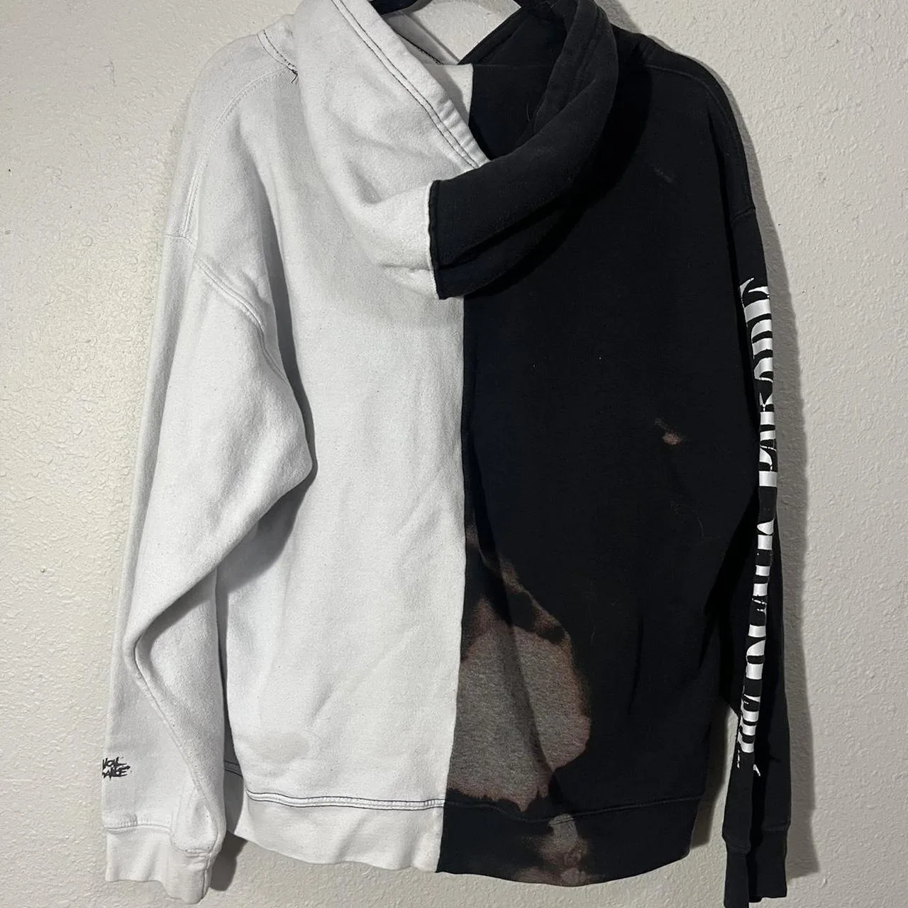 Men's Black and Grey Hoodie - Image 2