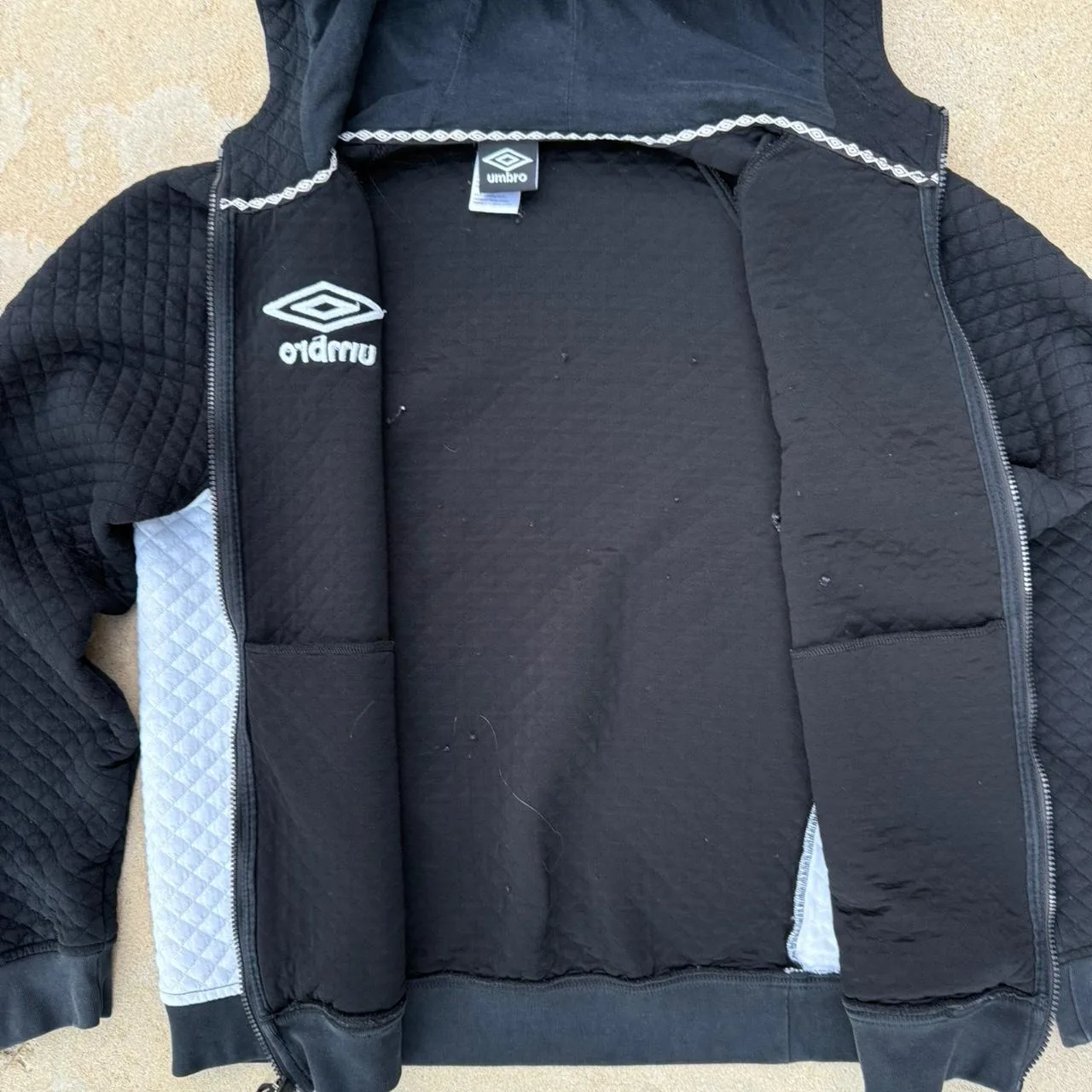 Umbro Men's Black Hoodie - Image 3