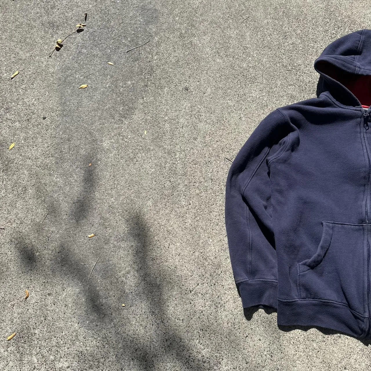 Twins Men's Navy Hoodie - Image 2