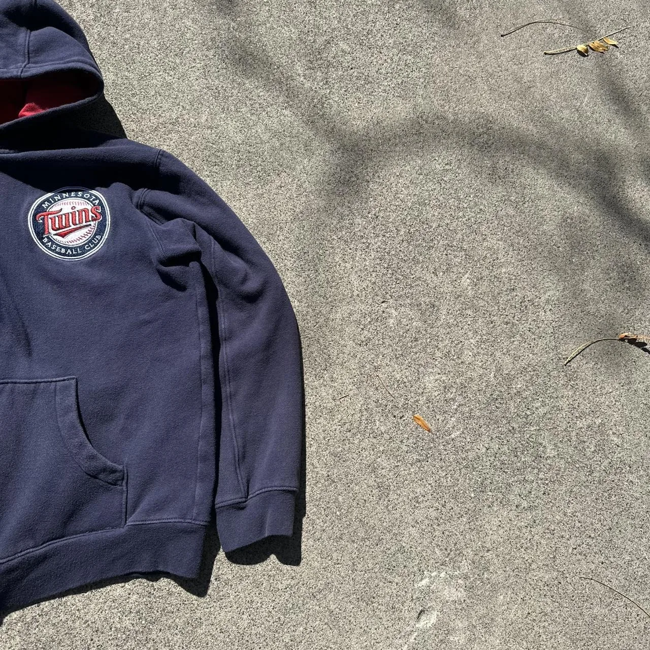 Twins Men's Navy Hoodie - Image 3