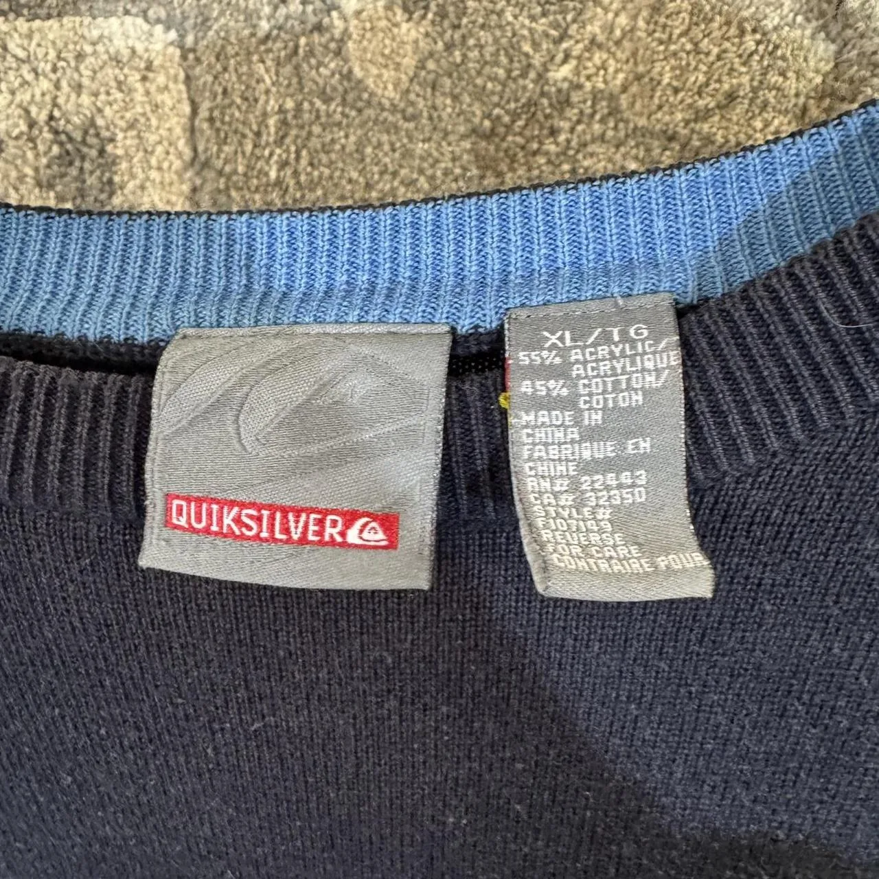 Quiksilver Men's Navy and Blue Jumper - Image 4