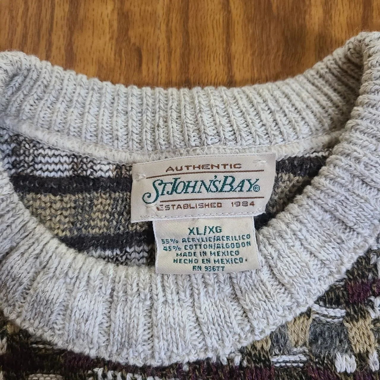 Coogi Men's Cream and Burgundy Jumper - Image 3