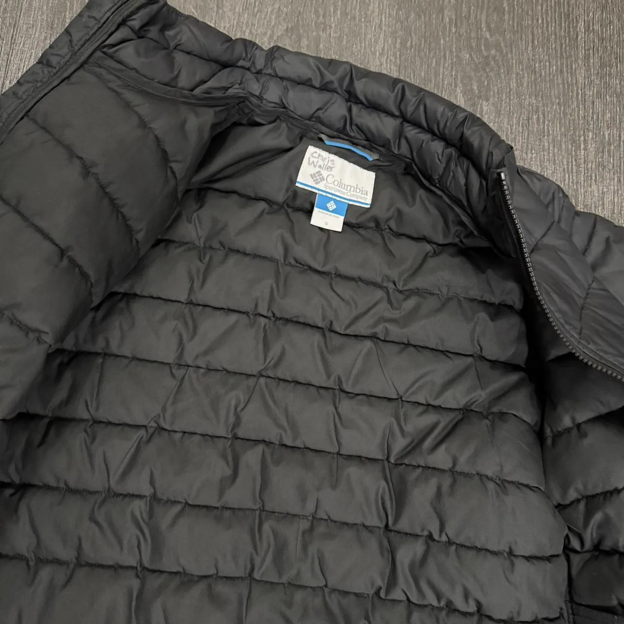 Columbia Sportswear Men's Black and Grey Coat - Image 3