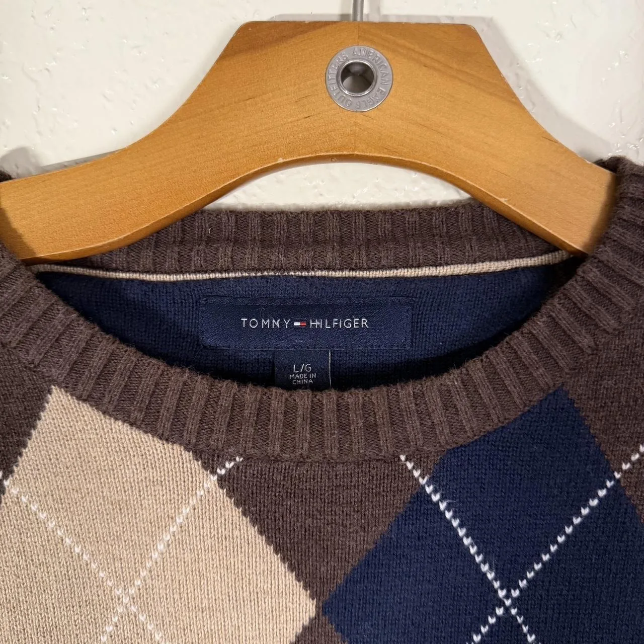 Tommy Hilfiger Men's Brown and Navy Jumper - Image 2