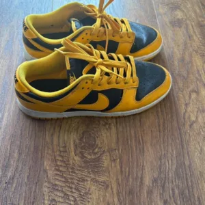Nike Men's Yellow Trainers