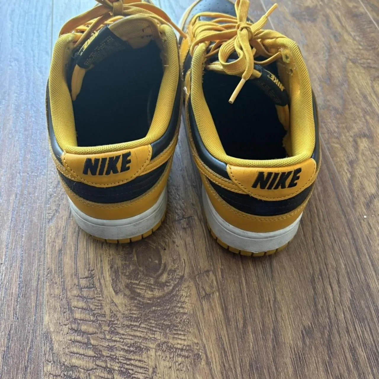 Nike Men's Yellow Trainers - Image 3