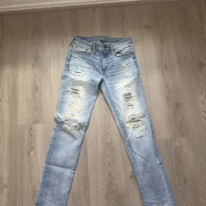 American Eagle Outfitters Men's Blue Jeans