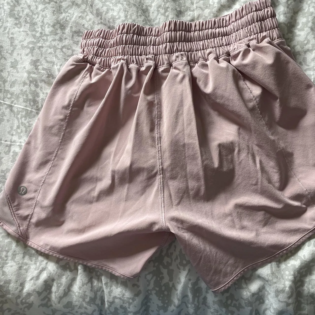 Lululemon Women's Pink Shorts - Image 3