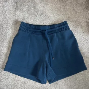 Lululemon Women's Blue and Navy Shorts