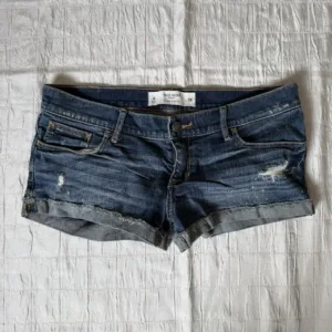 Gilly Hicks Women's Blue and Navy Shorts