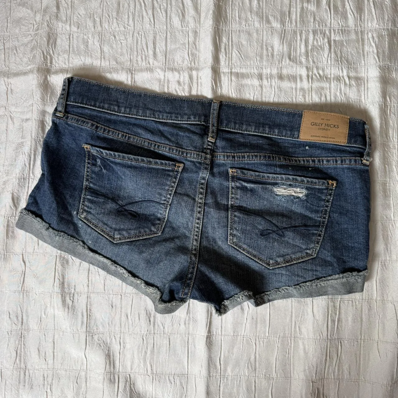 Gilly Hicks Women's Blue and Navy Shorts - Image 3