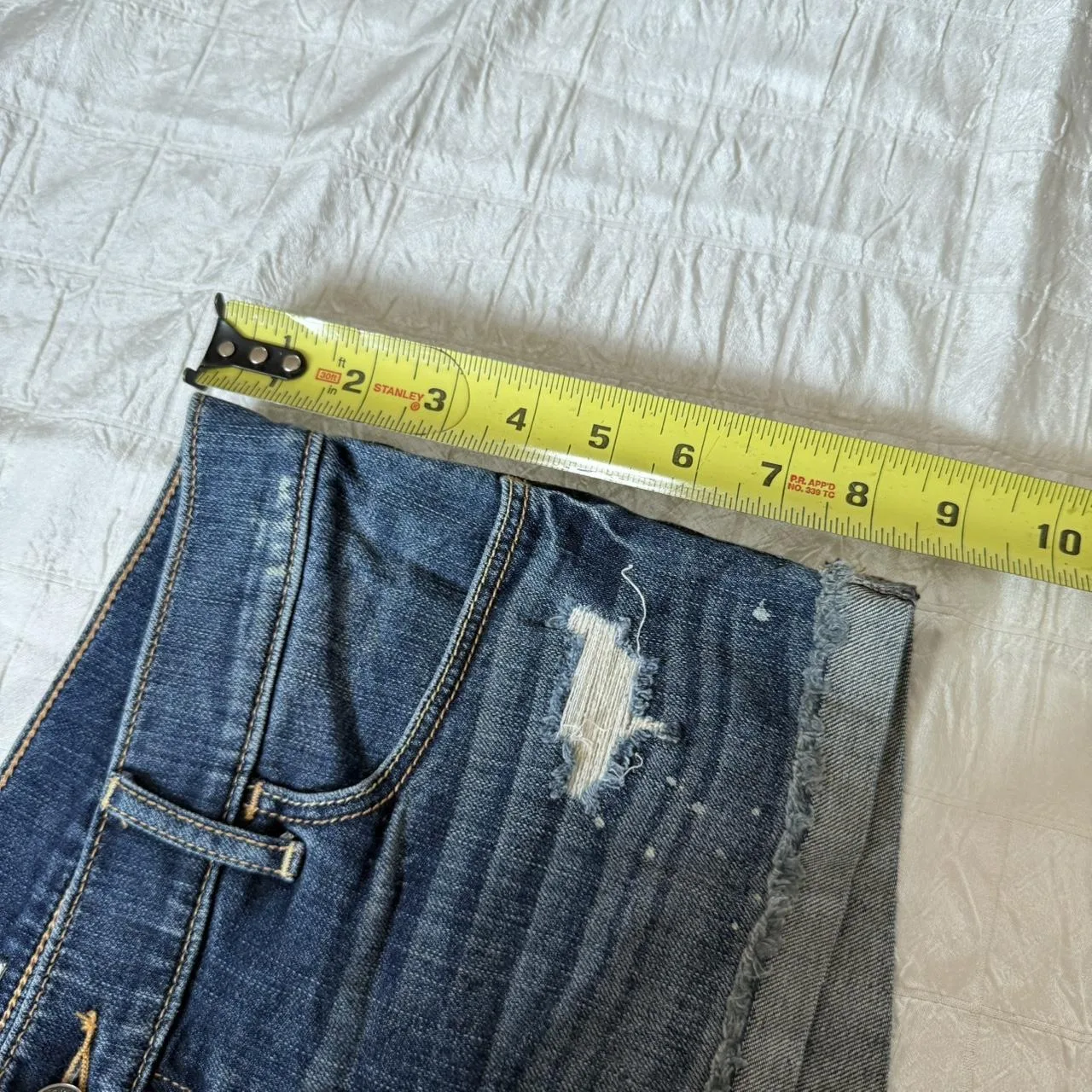 Gilly Hicks Women's Blue and Navy Shorts - Image 5