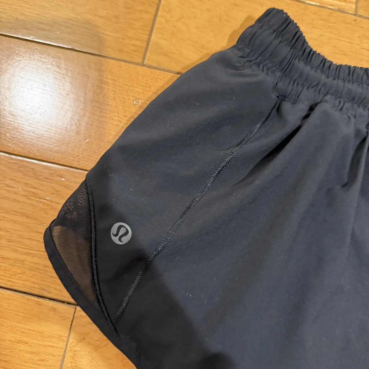 Lululemon Women's Black Shorts - Image 4