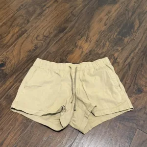 The North Face Women's Tan and Cream Shorts