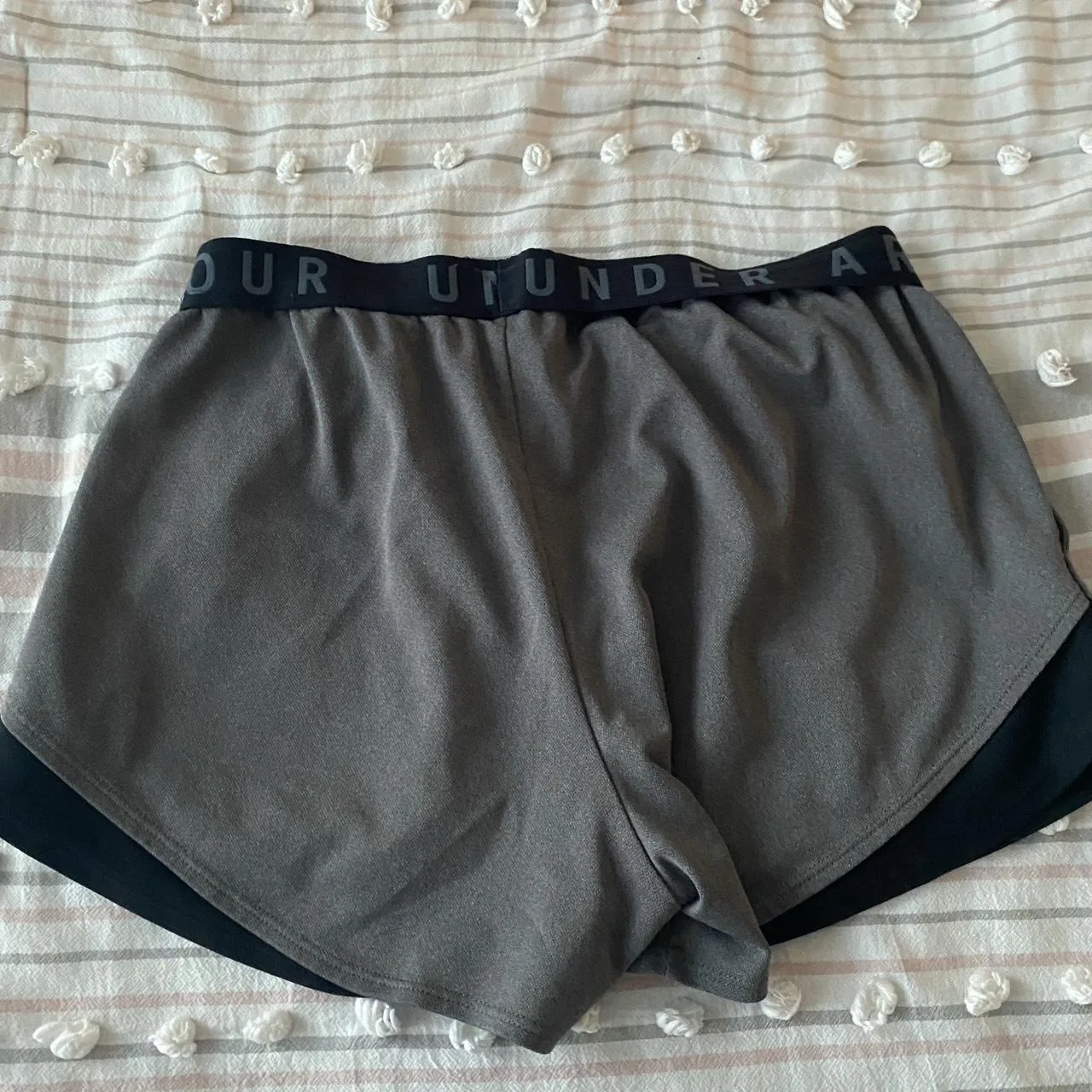 Under Armour Women's Grey and Black Shorts - Image 3