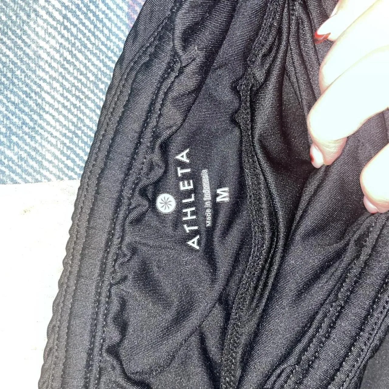 Athleta Women's Black and Navy Shorts - Image 2