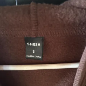 SHEIN Men's Brown and Burgundy Hoodie